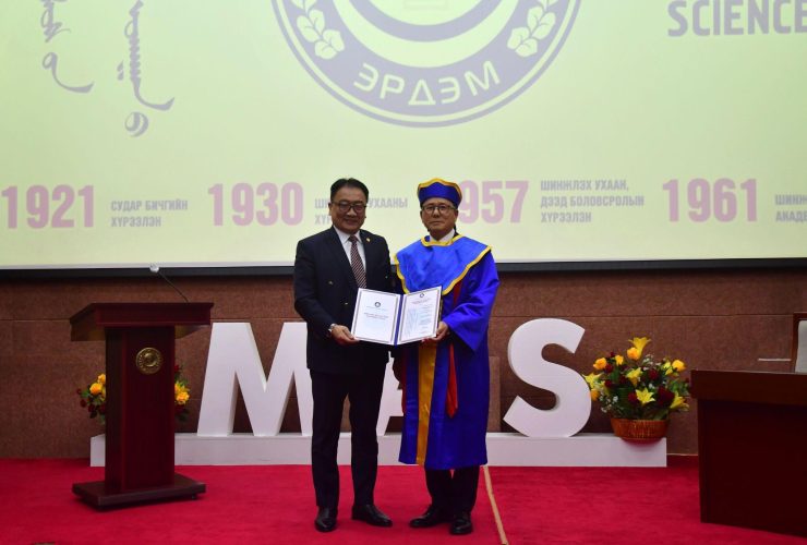 image35 1. Chairman Kyung-Ryul Lee receives an honorary doctorate from the Mongolian Academy of Sciences.